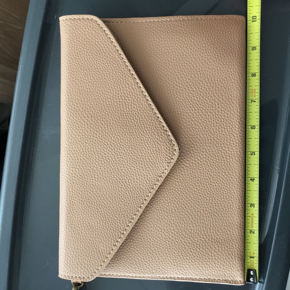 Like New Tan Envelope Wallet - Picture 4 of 5